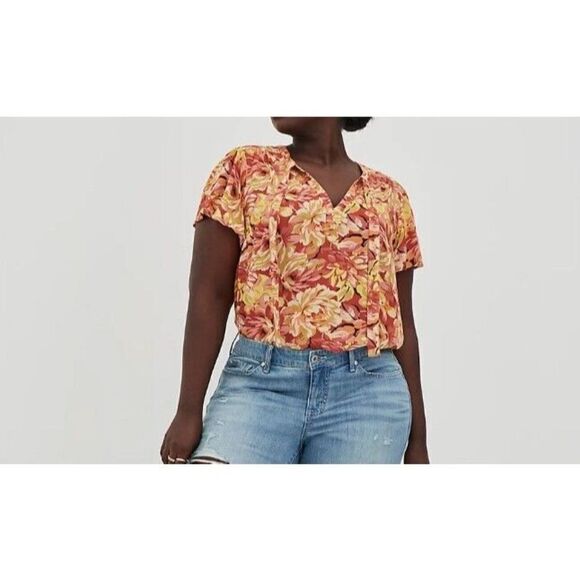 Torrid Womens Sz 00 M/L Rayon Crepe Tie Front Flutter Sleeve Peasant Top Floral - Picture 1 of 8